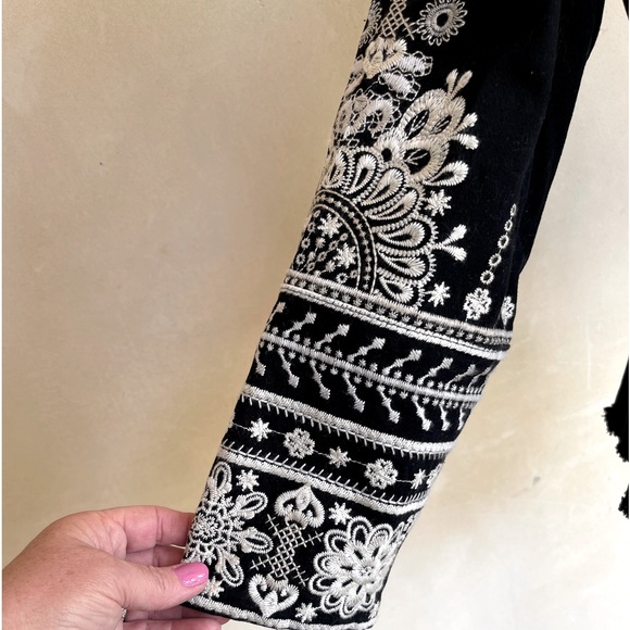 JOHNNY Was Embroidered Black Linen Style Full Button Front Jacket Woman’s M NWOT - Picture 6 of 12